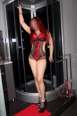 CALIENTE Y CACHONDA DE NOCHE, ISABEL
