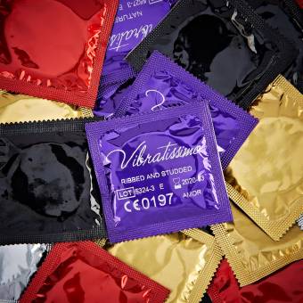 Paquete de 100 preservativos variados VIBRATISSIMO para una sensación auténtica, real y extra húmeda. Envíos a Zaragoza