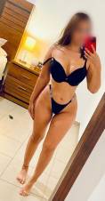 Muy jovencita, caliente y muy atrevida en la cama