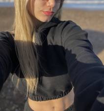 SEXO VIRTUAL CON UNA LINDA AMA DE CASA PACK DE FOTOS
