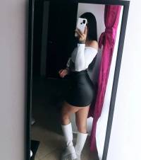 Latina con muchas ganas de pasarlo rico,