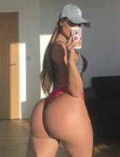QUIERO CORRERME AHORA MISMO ESTOY MUY CALIENTE