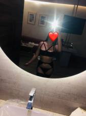 Aby de 19 años disponible de ya