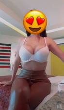 Vero hermosa y sexy madurita que te llenara de placer al máximo.