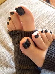 *AQUI ESTAN TUS DULCES PIES MUY CACHONDOS