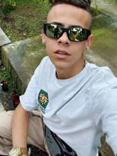 Chico de 22 años bien dotado