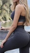 Chica rubia exhibicionista