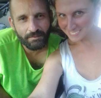 Pareja brutal en la cama