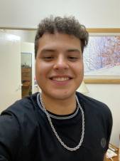 Chico nuevo en busca de experiencias