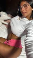 VENEZOLANA   ARDIENTE ES PERFECTA PARA ESTE CLIMA