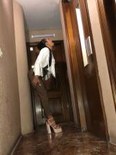 HOLA MIS AMORES MI NOMBRE ES DAYANA UNA LINDA CUBANA MUY COMPLACIENTE Y ENTREGADA, ESTOY EN LA ZONA CENTRO DE BARCELONA, NO DUDES EN VENIR A PASAR UNA