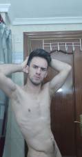 Jovencito deportista, aquí estoy para cumplir tus fantasías sexuales
