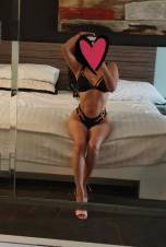 Soy una LINDA joven de ROSTRO hermoso y cuerpo DELGADO