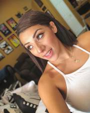 Hollie, mujer fuente