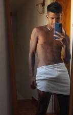 Buscas un hombre para cumplir tus deseos? Con 18 cm de dotacion, caliente, tatuado, discreto y de larga duracion.