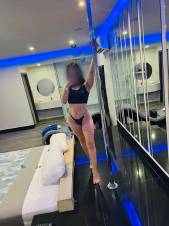 Chaparrita Cuerpo DELICIOSO y un tono de piel PERFECTO!