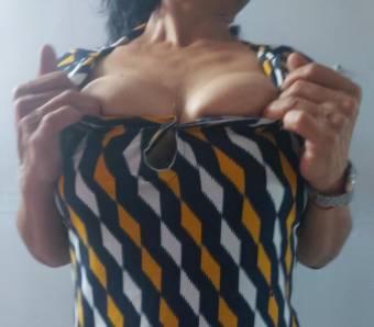 SERVICIO CON CHICAS MUY ATREVIDAS EN COLON 1195 A.