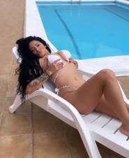 JOVEN HERMOSA MASAJISTA