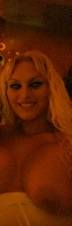 Joven ama lady con bosque mazmorra propia