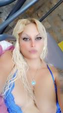 Mistress ama lady rubia tetona joven y guapa
