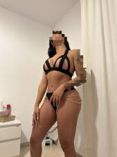 CHICA TE ESPERA PARA TENER UNA CITA