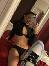 JOVENCITA DELGADITA MUY FIESTERA Y CALIENTE ......