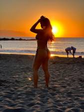 ISABELLA JOVEN LATINA ELEGANTE Y SUTIL