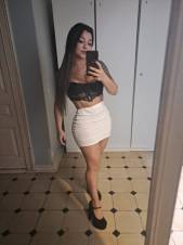 VOLUPTUOSA Y ARDIENTE COLOMBIANA