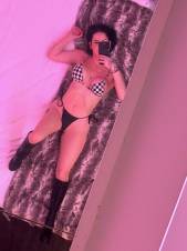 MERY, CHICA HOT