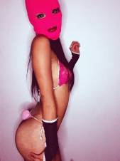 Hola amor, soy laura 20 años una hermosa escort, tengo un lindo rostro y curvas deliciosas, senos redonditos y una cola  deliciosa..