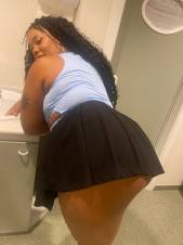 CUBANA CON UN CULOTE PARA CHUPAR