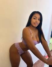 GUAPA VIOLETA ES COLOMBIANA