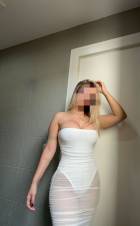 Soy una chica rubia hermosa y con mucho talento