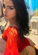 UNA TRANSEXUAL BRASILEÑA MUY CACHONDA
