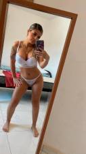 PUTICA CACHONDA Y DESEANDO UNA RICA FOLLADA