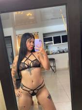 CUBANITA POSTURITAS Y BEBO LECHITA