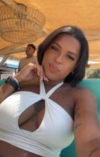 HERMOSA Y SENSUAL MORENA