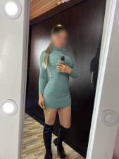 LATINA JOVEN CUMPLIENDO FANTASIAS