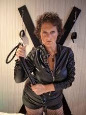 AMA VANESA BDSM VIDEOLLAMADAS FETICHES SCAT JOI FINDOM LLUVIA