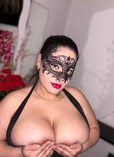 CALIENTITA Y FOGOSA  PARA COMPLACERTE