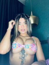 Me gusta conectar, coquetear y vivir cada encuentro con mucha energía