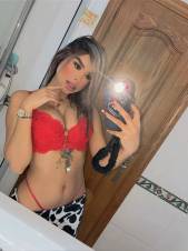 JOVEN MODELO COQUETA Y DIVERTIDA