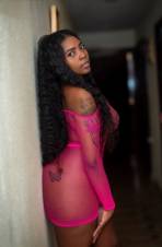 SOY LAURA QUIERO SACARTE TODA TU LECHITA