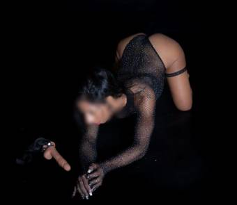 ALEKA QUIERE SEXO EXPLOSIVO Y DESCONTROLADO
