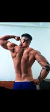Semental maduro ACTIVO y tatuado