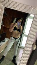 Soy una joven latina con mucho fuego por dentro