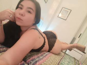 Pamela Chica Colombiana toda una novedad para ti y fogosa en la cama