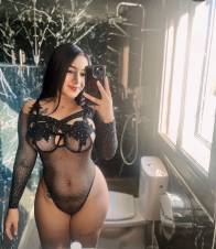 ALEXANDRA RICA LATINA COMPLACIENTE