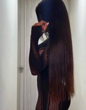 la chica del cabello largo de san boi
