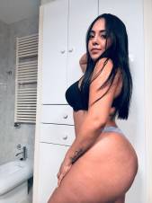 MARTINA HERMOSA LATINA